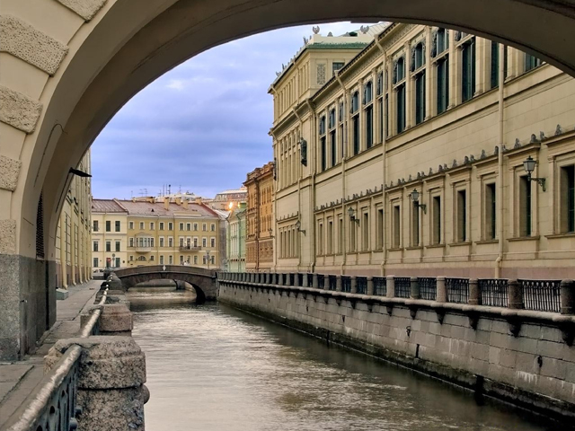 Giro in Battello per i fiumi e canali di San Pietroburgo, Russia