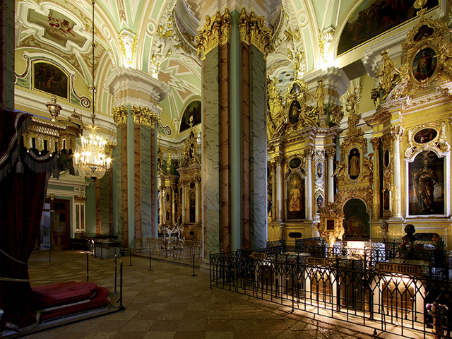 La Fortaleza de San Pedro y Pablo. Excursiones y tours por San Petersburgo en español