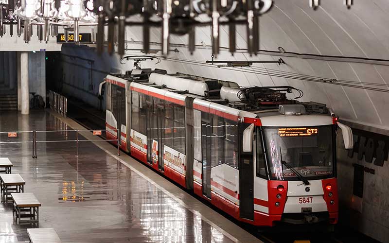 Take a ride on the high-speed tram 