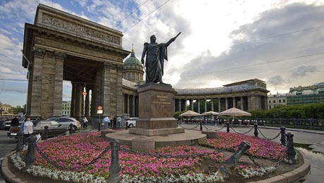 Monumentos a Mijail Kutuzov y Mijail Barclay de Trolly