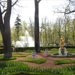 Paseo por el parque con las fuentes